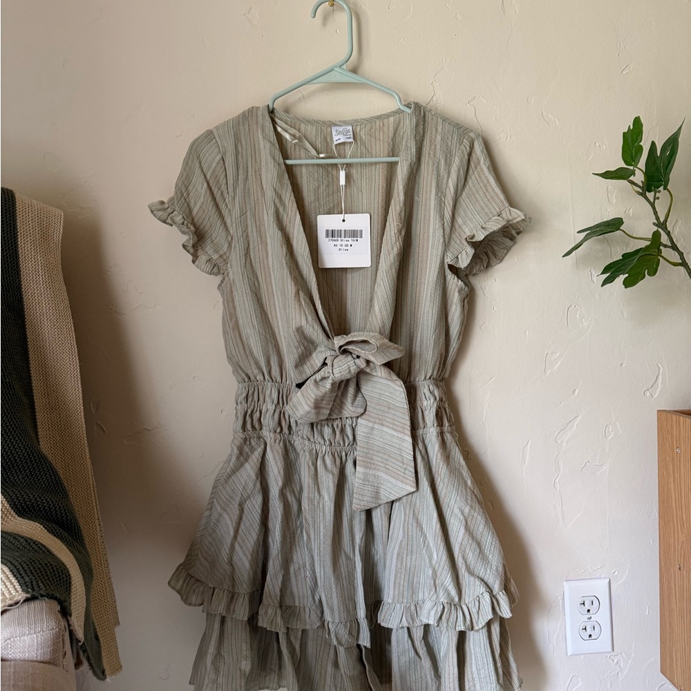 Selfie Leslie Green Ruffled Sundress